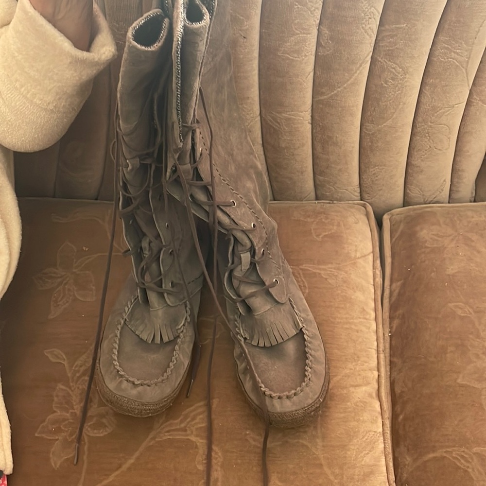 Ugg Mocasin Boots